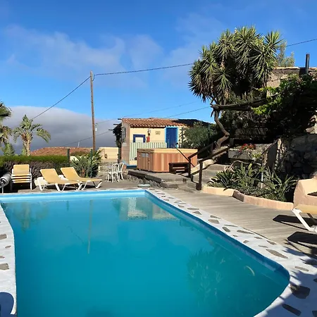 Casa Amarilla